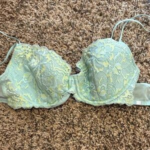 Victoria's Secret Lace Bra in Soft Mint